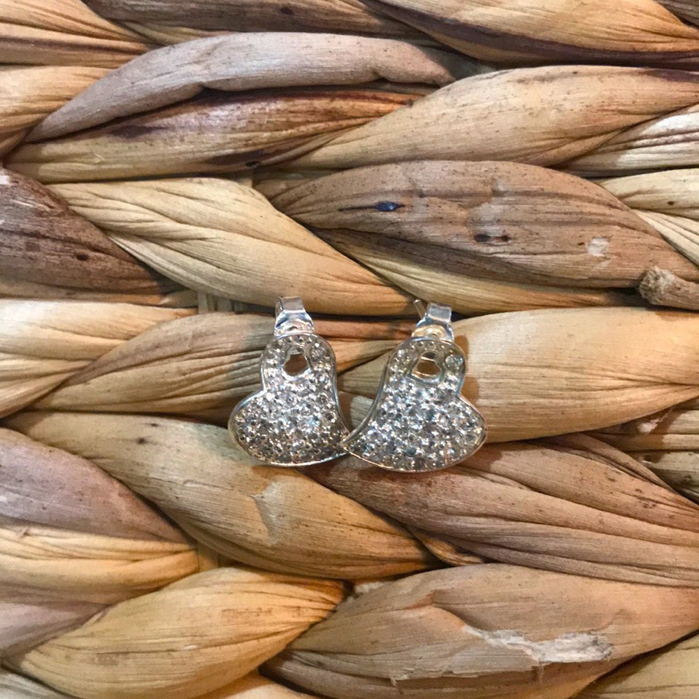 Gorgeous 9.25 sterling silver earrings